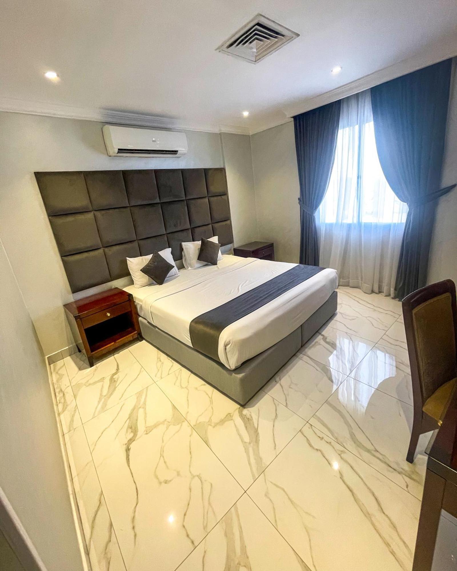 Continental Suite Farwaniya 쿠웨이트 외부 사진