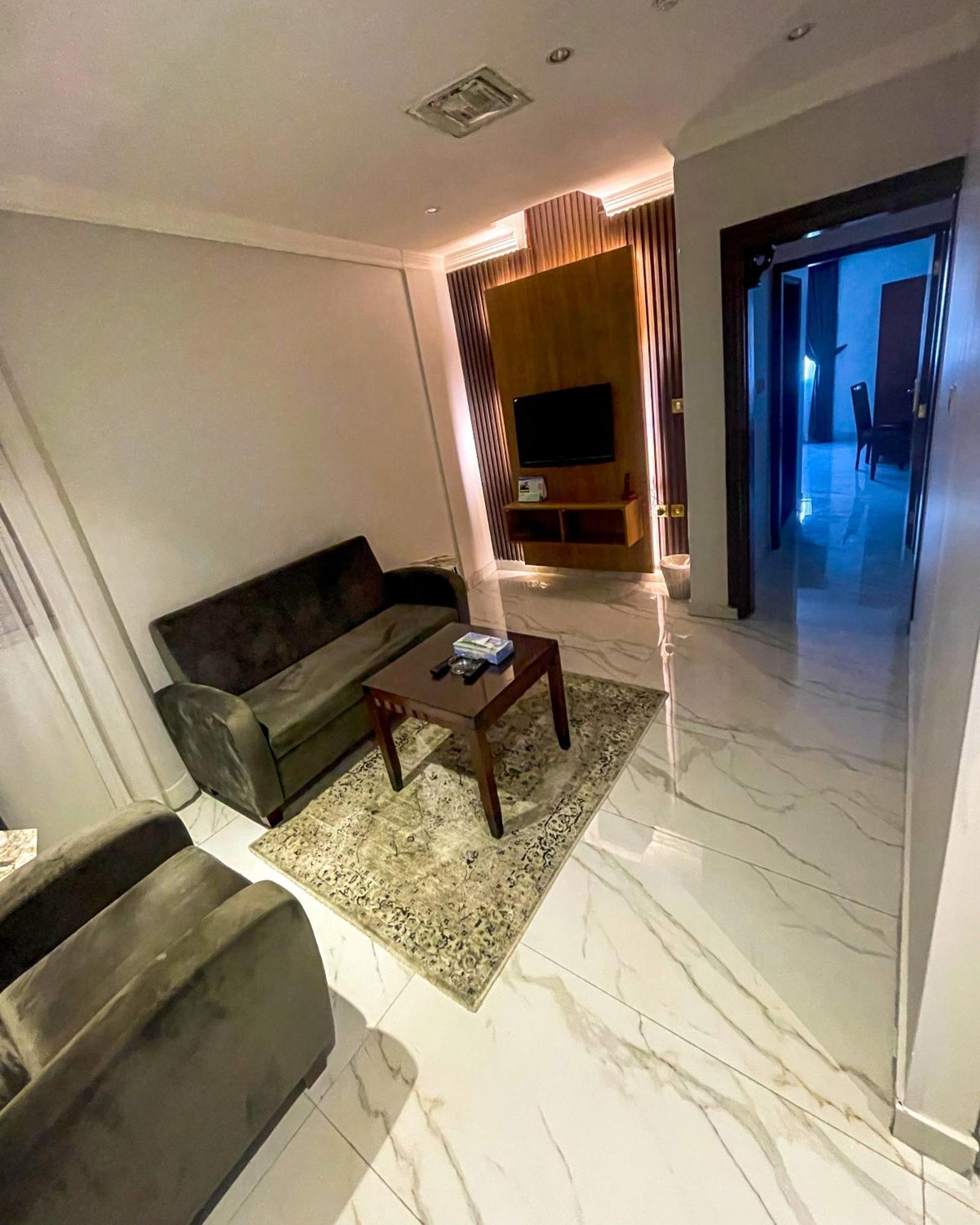 Continental Suite Farwaniya 쿠웨이트 외부 사진