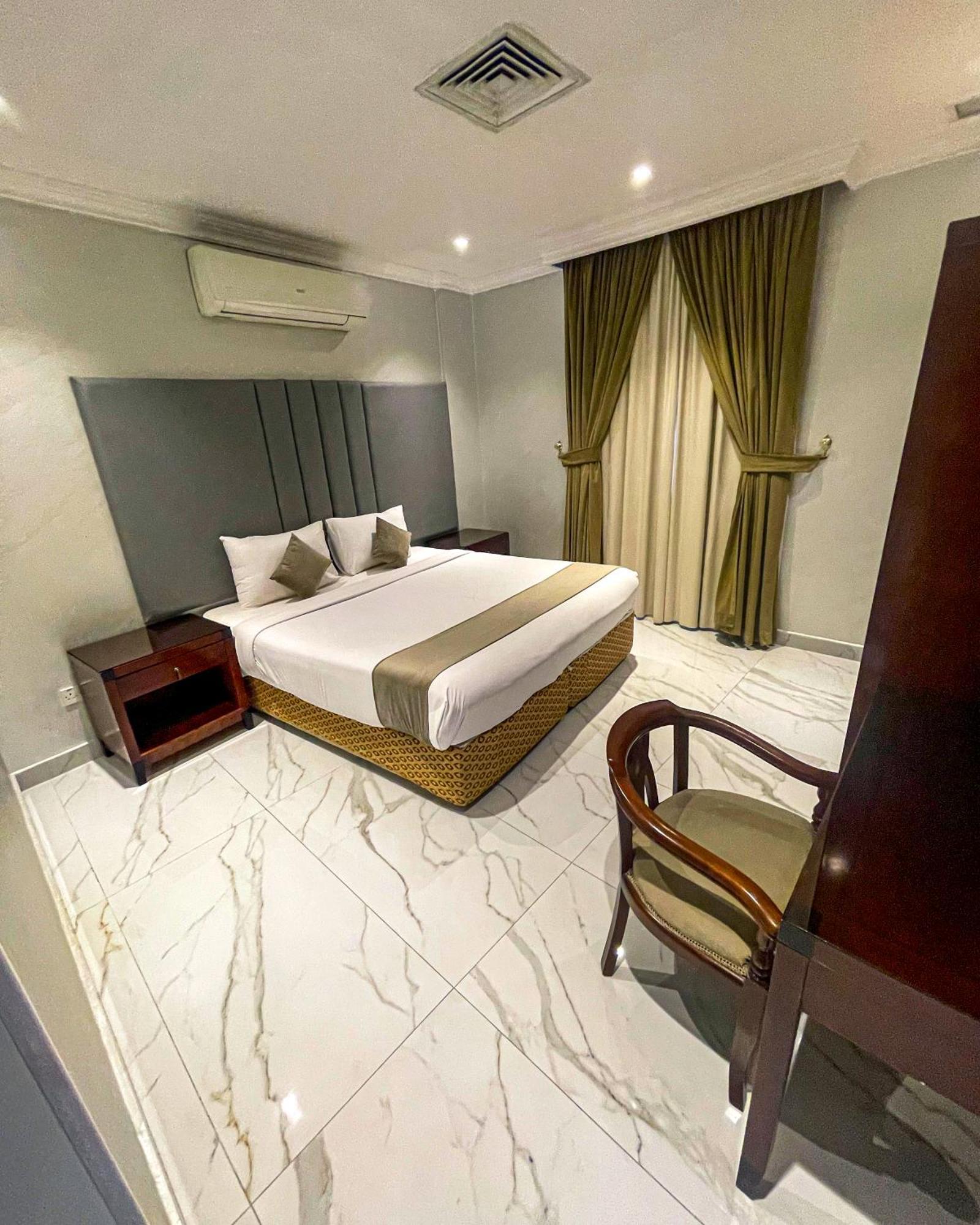 Continental Suite Farwaniya 쿠웨이트 외부 사진