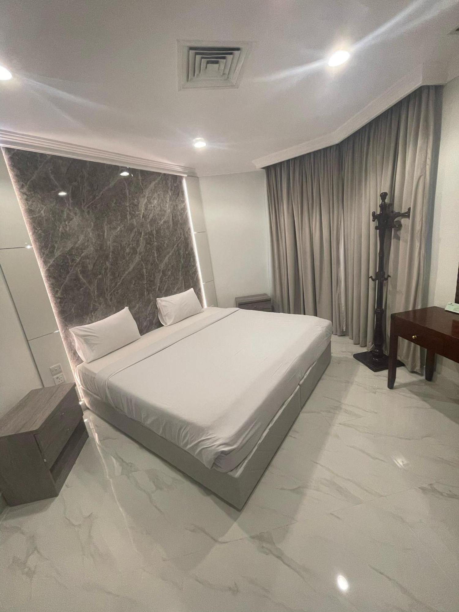 Continental Suite Farwaniya 쿠웨이트 외부 사진