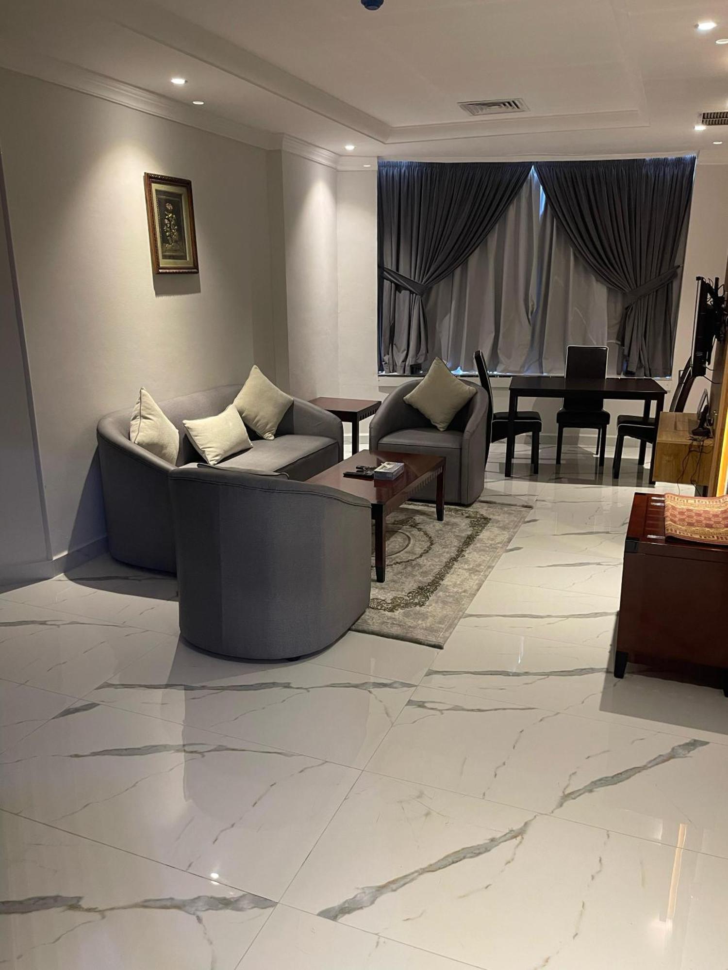 Continental Suite Farwaniya 쿠웨이트 외부 사진