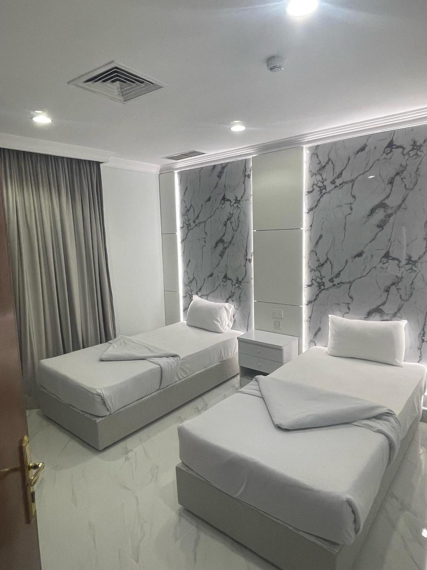 Continental Suite Farwaniya 쿠웨이트 외부 사진