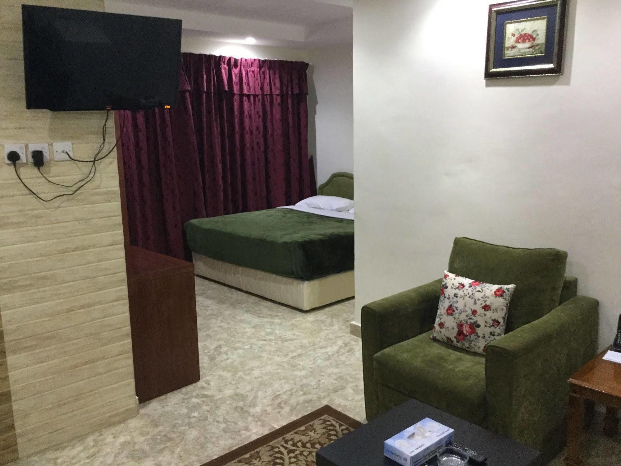 Continental Suite Farwaniya 쿠웨이트 외부 사진