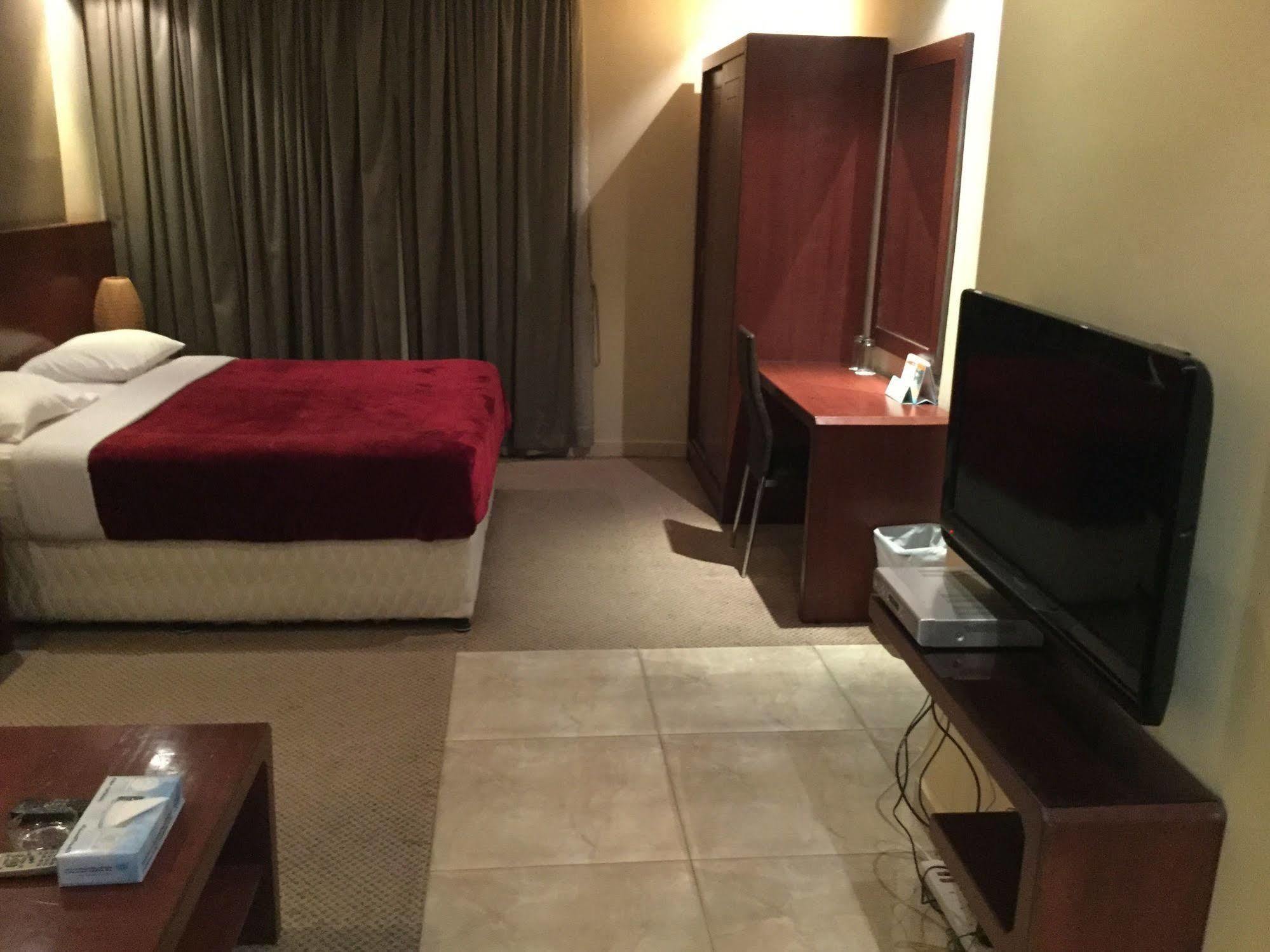 Continental Suite Farwaniya 쿠웨이트 외부 사진